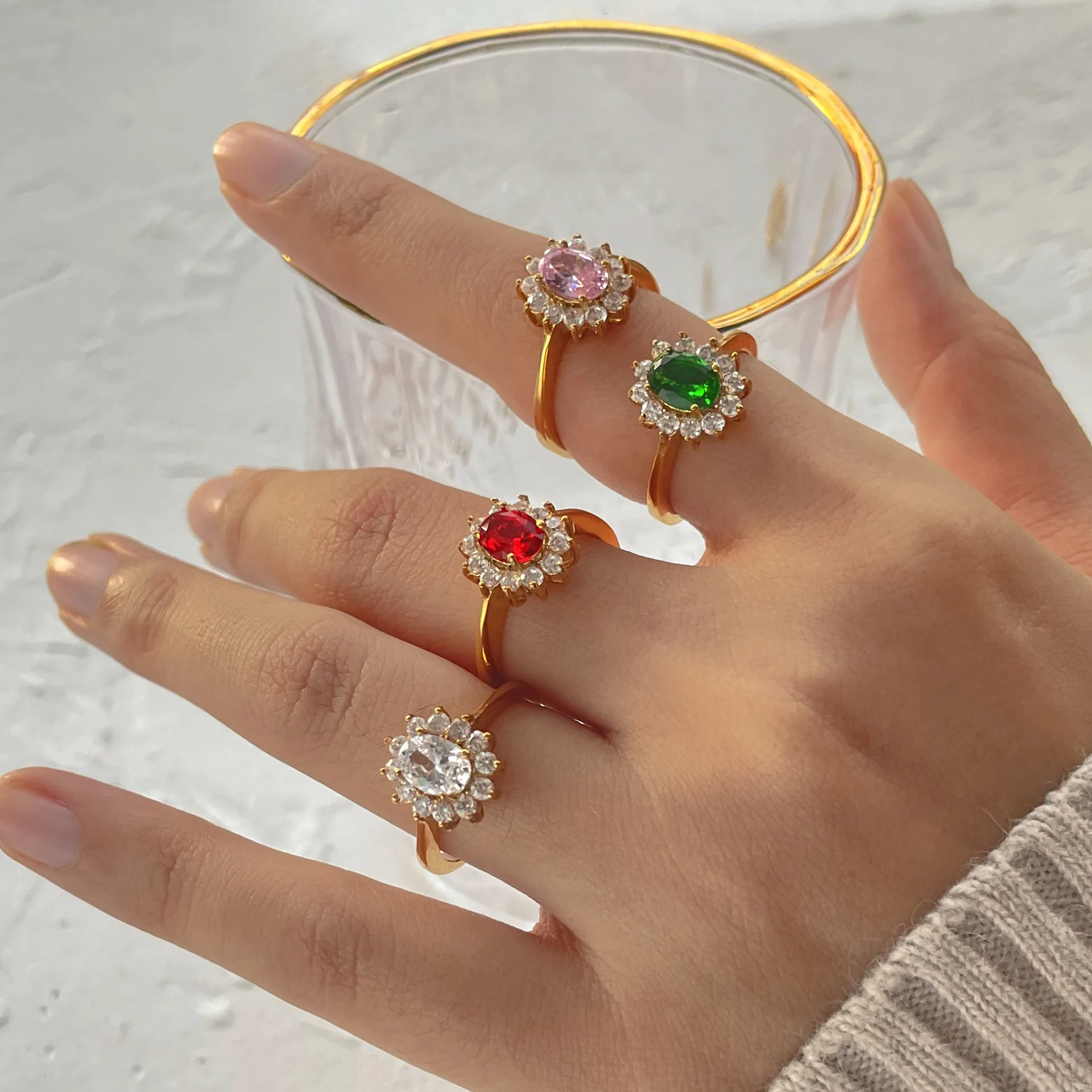 

INS Style 18K Gold Plated Double Thick Zircon Ring Stainless Steel Edging Oval Color Zircon Ring Ornament Female