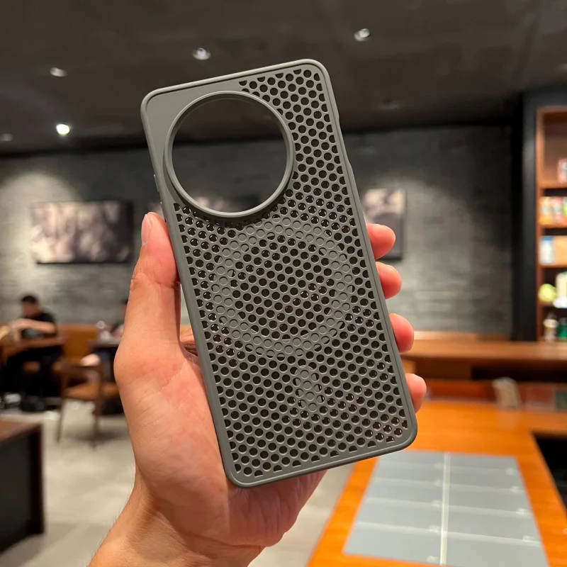 Magnetic Honeycomb Heat Dissipation Mesh Cooling Case with Wireless Charging Compatibility