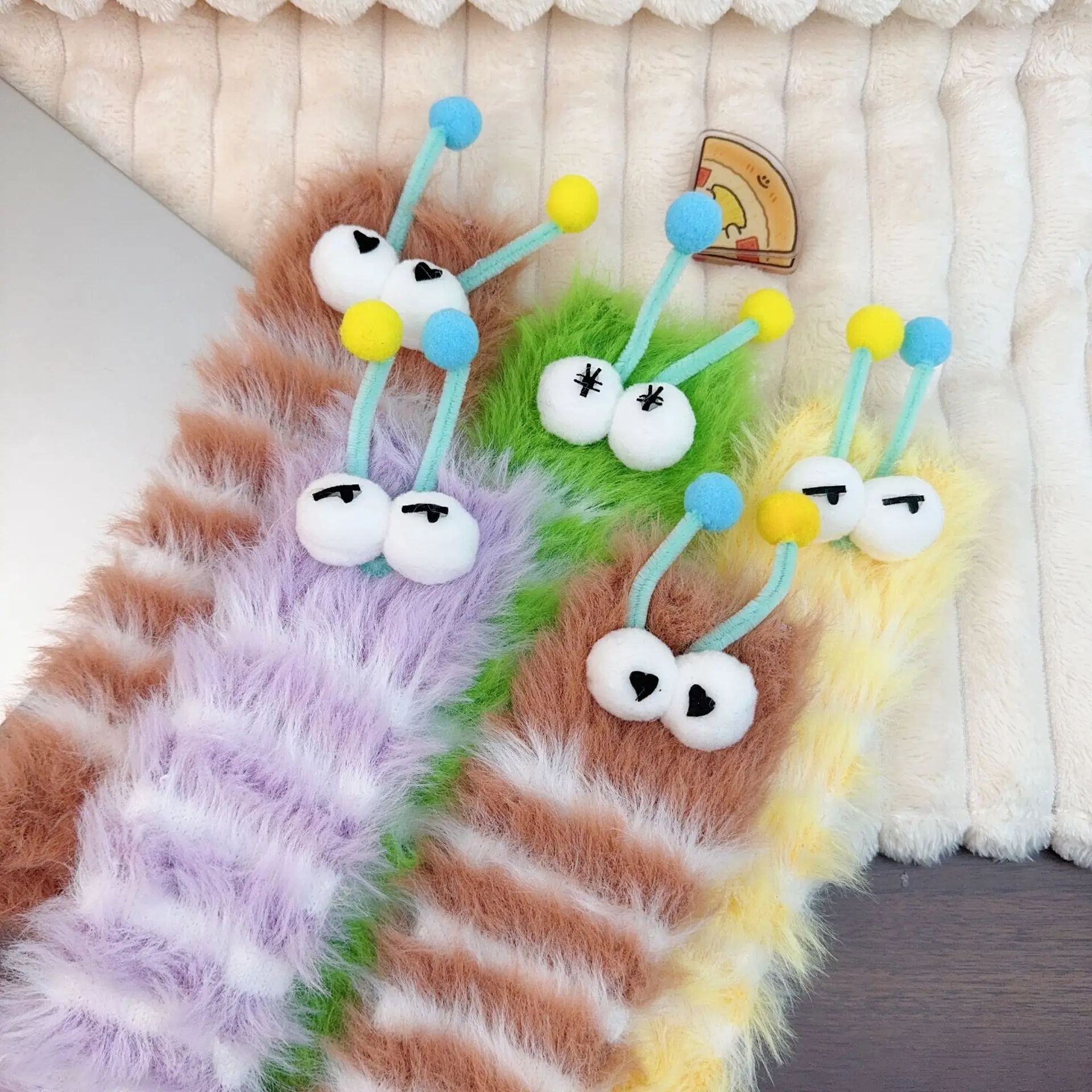 Frauen Herbst Winter Socken Nette Mid-rohr Flauschigen Boden Schlaf Lustige Samtig Warme Dicke Glückliche Hässliche Socken Mädchen geschenk Dame Großhandel – Detail 4