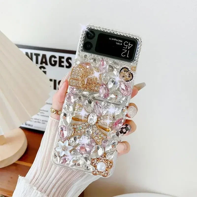 

Luxury Rhinestone Cute Bear Bottle Phone Case For Samsung Galaxy Z Flip 1 2 4 3 Fashion Pearl Diamond Flowers Love Tassels Cover