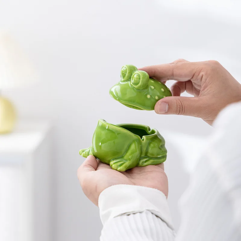 Ceramic Ashtray Cute Frog Ashtray Living Room with Lid Anti Fly Ash Ceramic Cigar Ashtray Decoration Chinese Home Decoration Tea Ceremony Pet