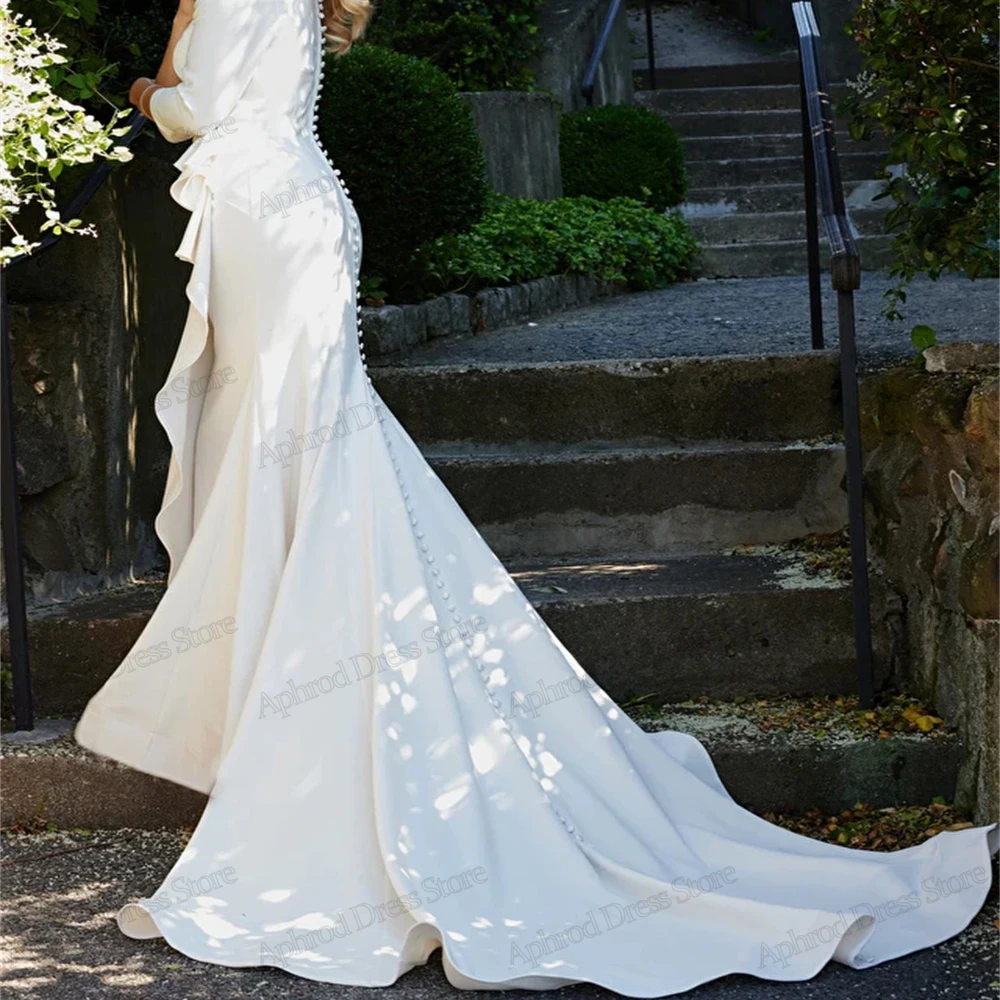 Рисунок 4 - Женское платье с вырезом лодочкой It's yiiya