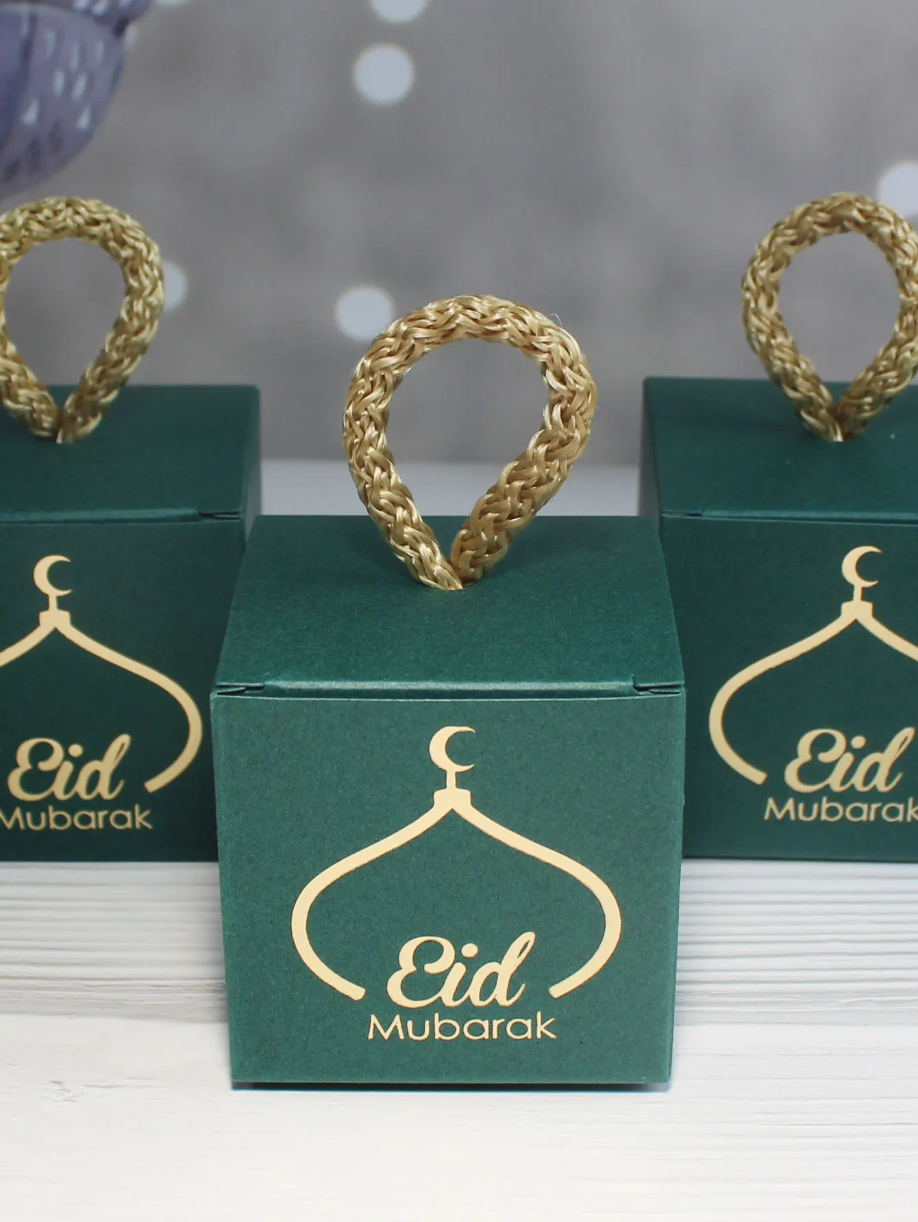 Chic Mini Candy Box with Gold Foil Crescent Moon, Convenient Handle, Perfect for Eid Parties and Festive Gathe