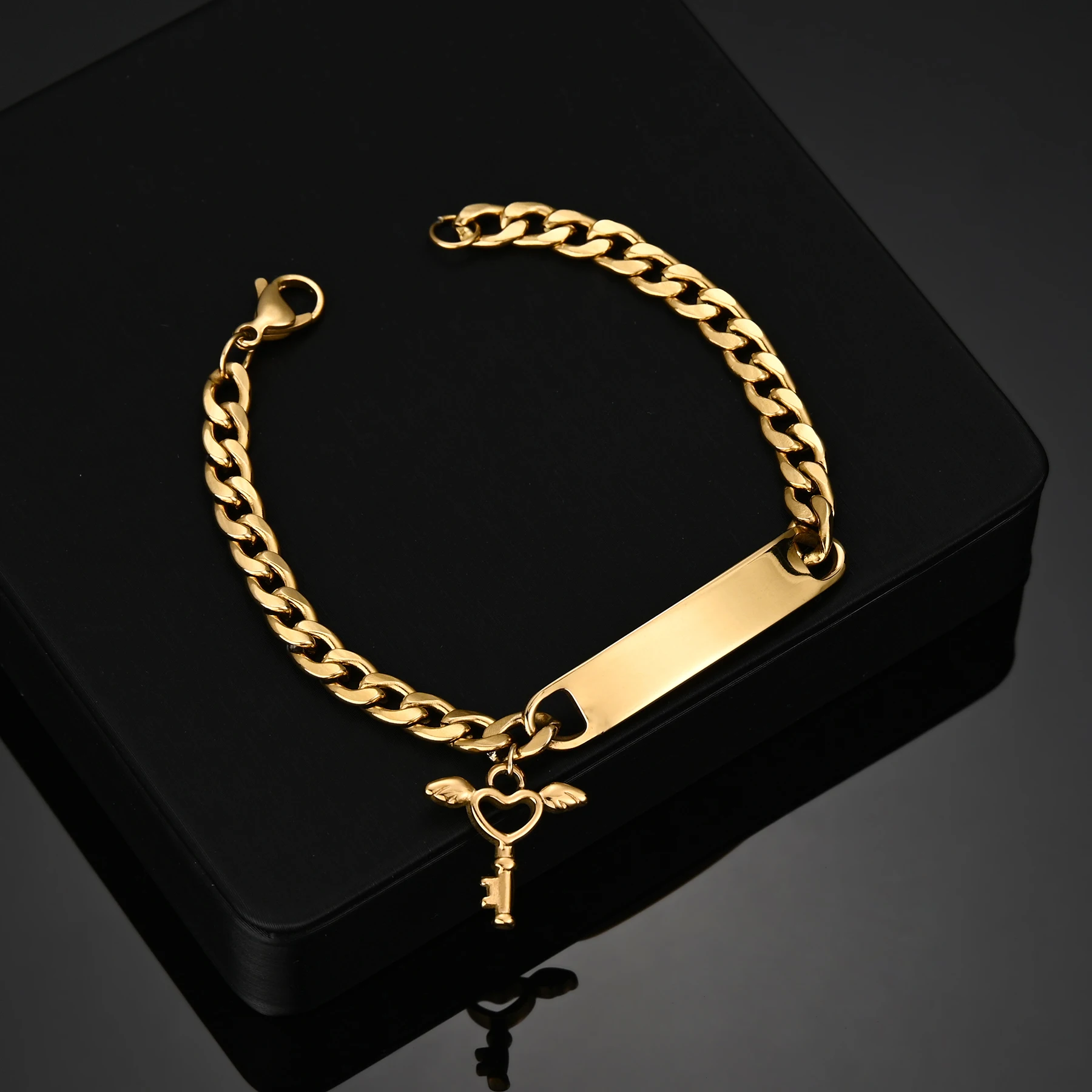 Customized Multiple Shape Engrave Name Bracelet for Women Stainless Steel Personalized Thick Chain Bangle Halloween Jewelry Gift S0095801436d5427e866f0ee8d4837ffdl