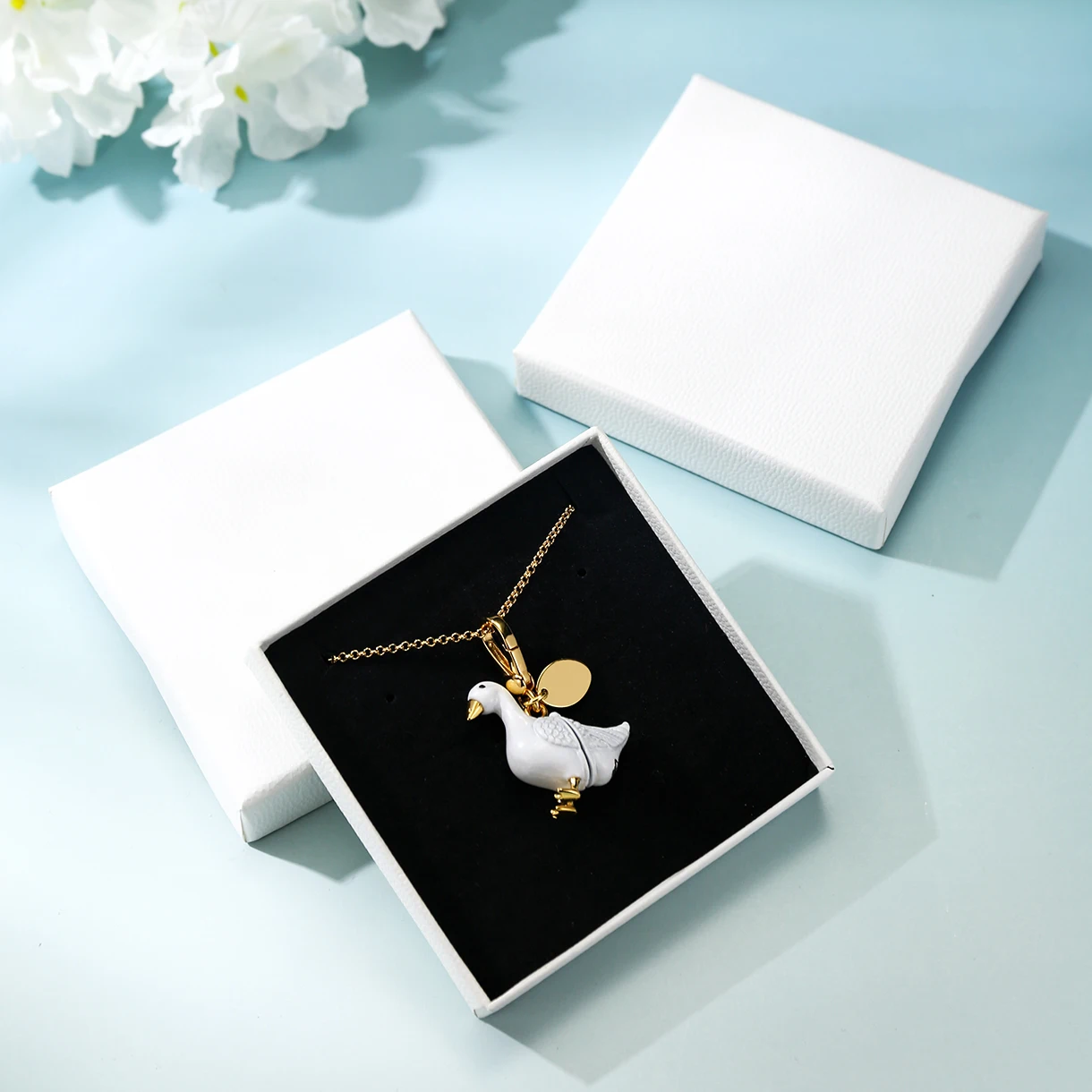 1Pc Fashion Cute Openable White Goose Pendant Necklace for Women Cool Niche Party Jewelry Keychain Pendant Valentine's Day Gift 4