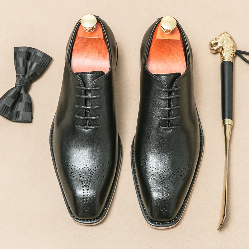 Men  New Block Carved Leather Shoes Square Head Casual Fashion Lace up Business Leather Shoes Black Brown Sizes 38-44 Package