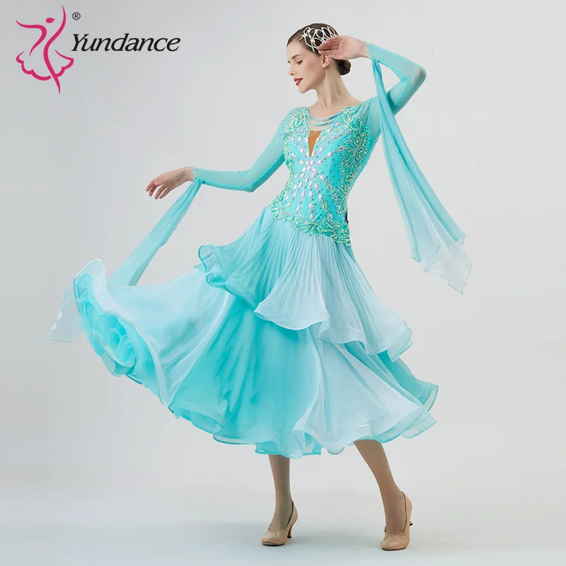 女性のためのモダンなダンスラインストーンの多様なドレス