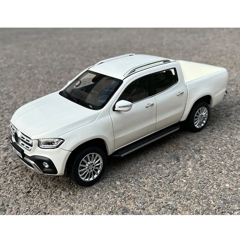 

Diecast Alloy 1:18 Scale X-Klass Pickup Black White Model Adult Classic Collection Display Ornament Gift Souvenir