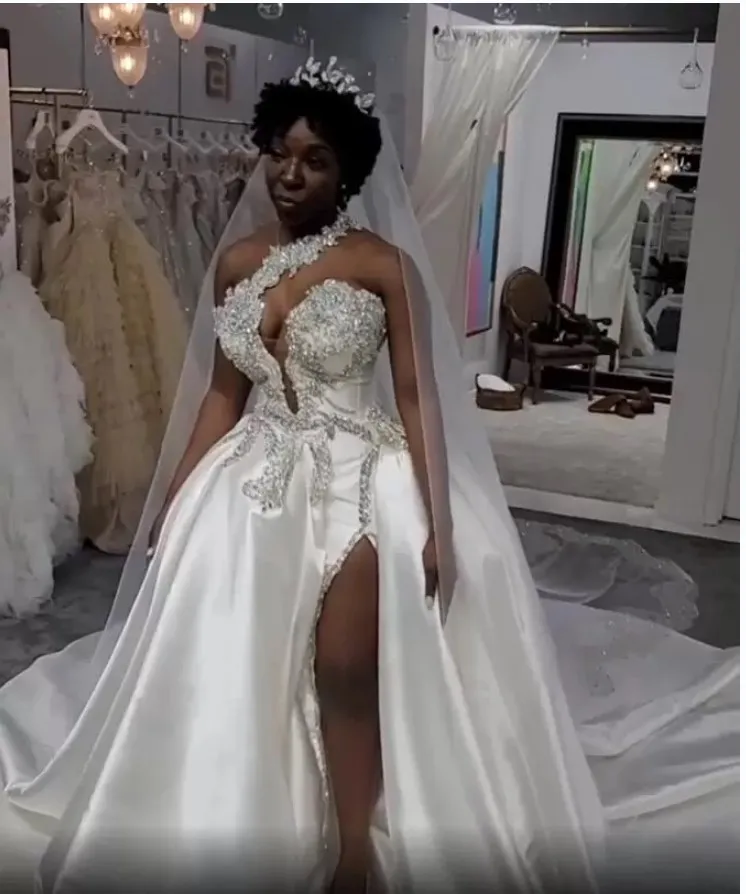 

Блестящие Свадебные платья на одно плечо с кристаллами и бусинами Vestido De Noiva 2023 со шлейфом и разрезами по бокам