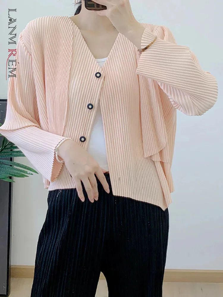 

LANMREM Pleated Shirts V Neck Long Sleeves Single Breasted Patchwork Female Short Top Casual Clothes 2024 Spring New 2DA2590