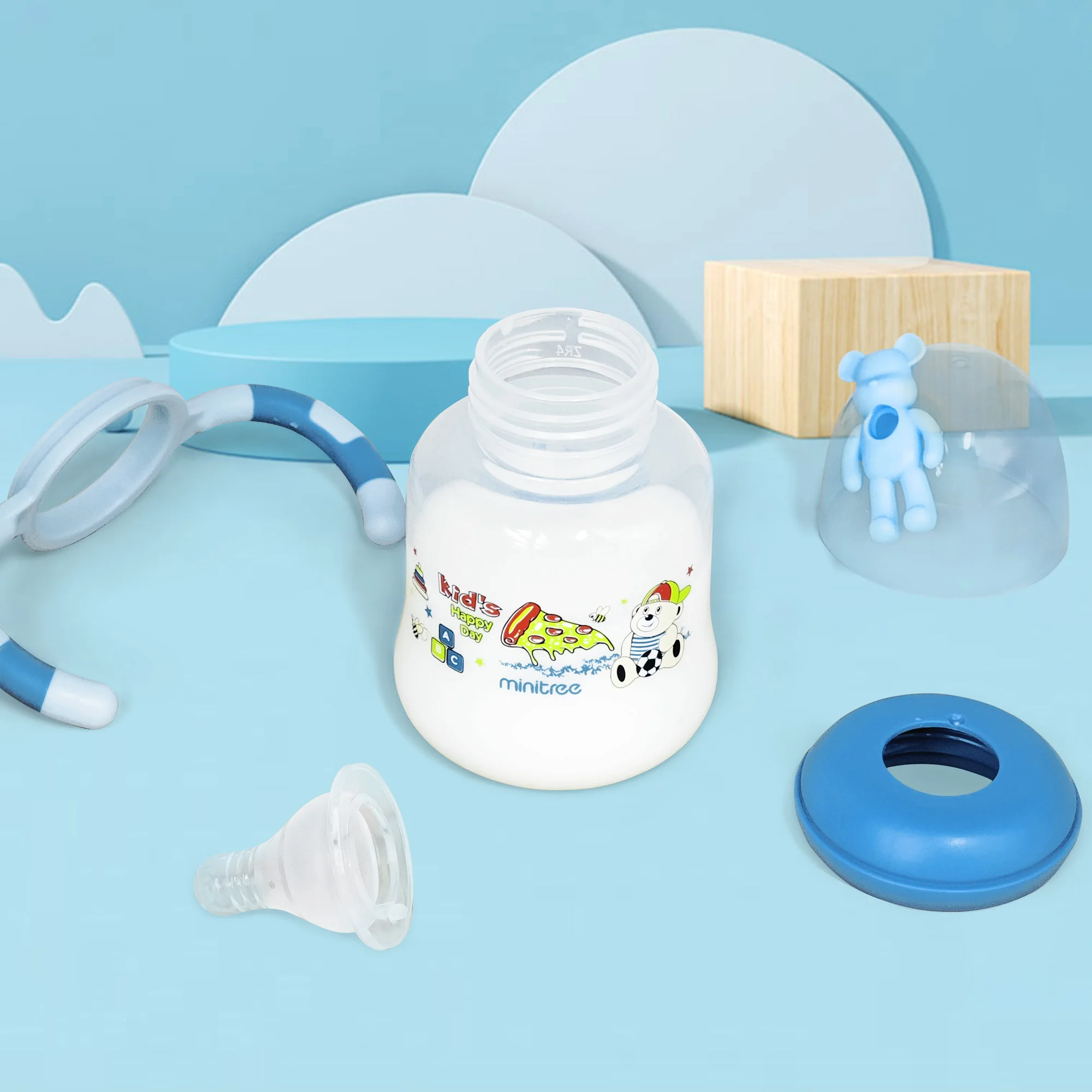 1PCS Bear wide diameter PP baby bottle with handle, clear scale, anti-flatulence baby bottle 2-in-1 can play and drink