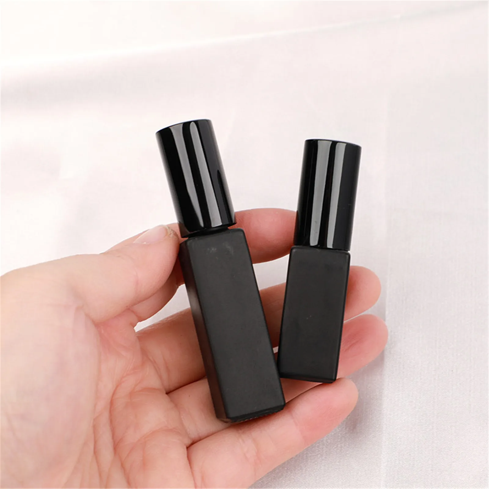 5/10ML Refillable Perfume Bottle Portable Cosmetics Atomizer Matte Black Square High-end Glass Empty Spray Bottles for Travel 3
