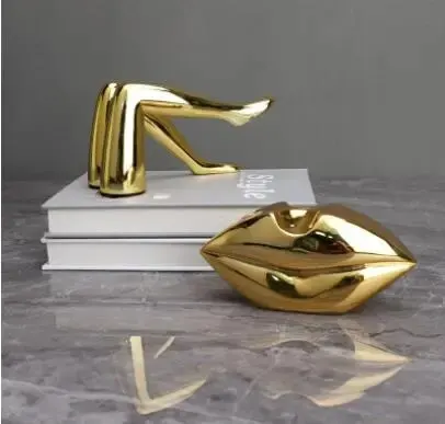 

Golden Lips/leg Statue Gilded Artwork Ornaments Desktop Resin Figurines Human Body Sculpture Home Decoration Accessories Modern