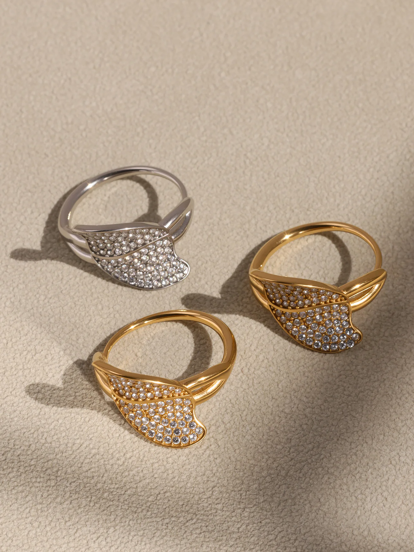 316 Edelstahl Vergoldeter Luxus-Ring für Damen, Zirkon-Flügel 18K Goldfarben Silber Paar-Verlobungsring Mädchen Charm-Schmuck – Detail 11