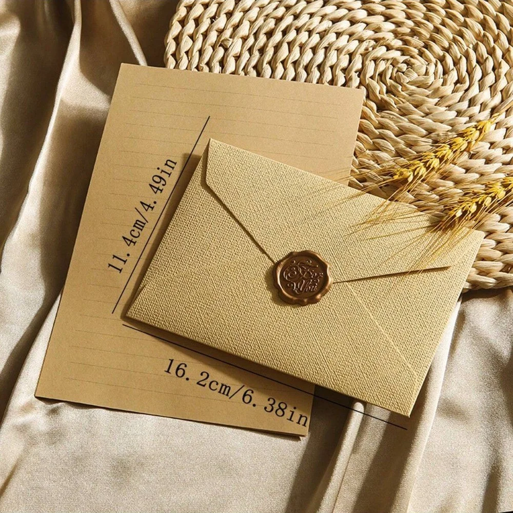 Elegant Greeting Cards Set with Envelopes and Stylish Gold Stickers