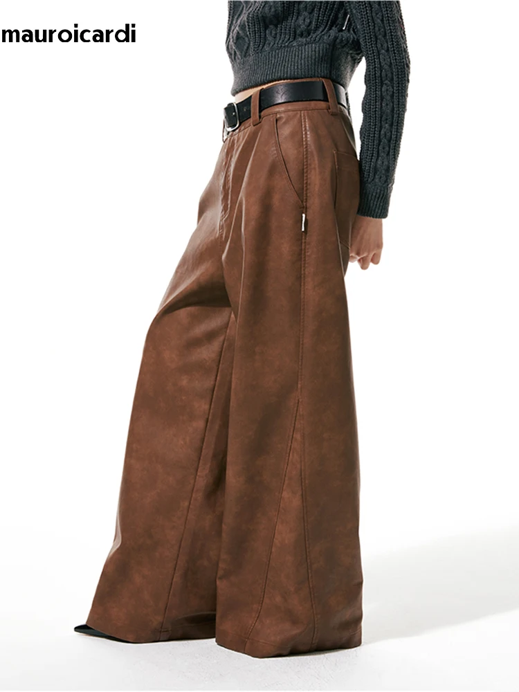 Mauroicardi wiosenne jesienne z długim rękawem luźne spodnie brązowa skóra Pu męskie z szerokimi nogawkami luksusowy projektant spodnie Unisex 2023