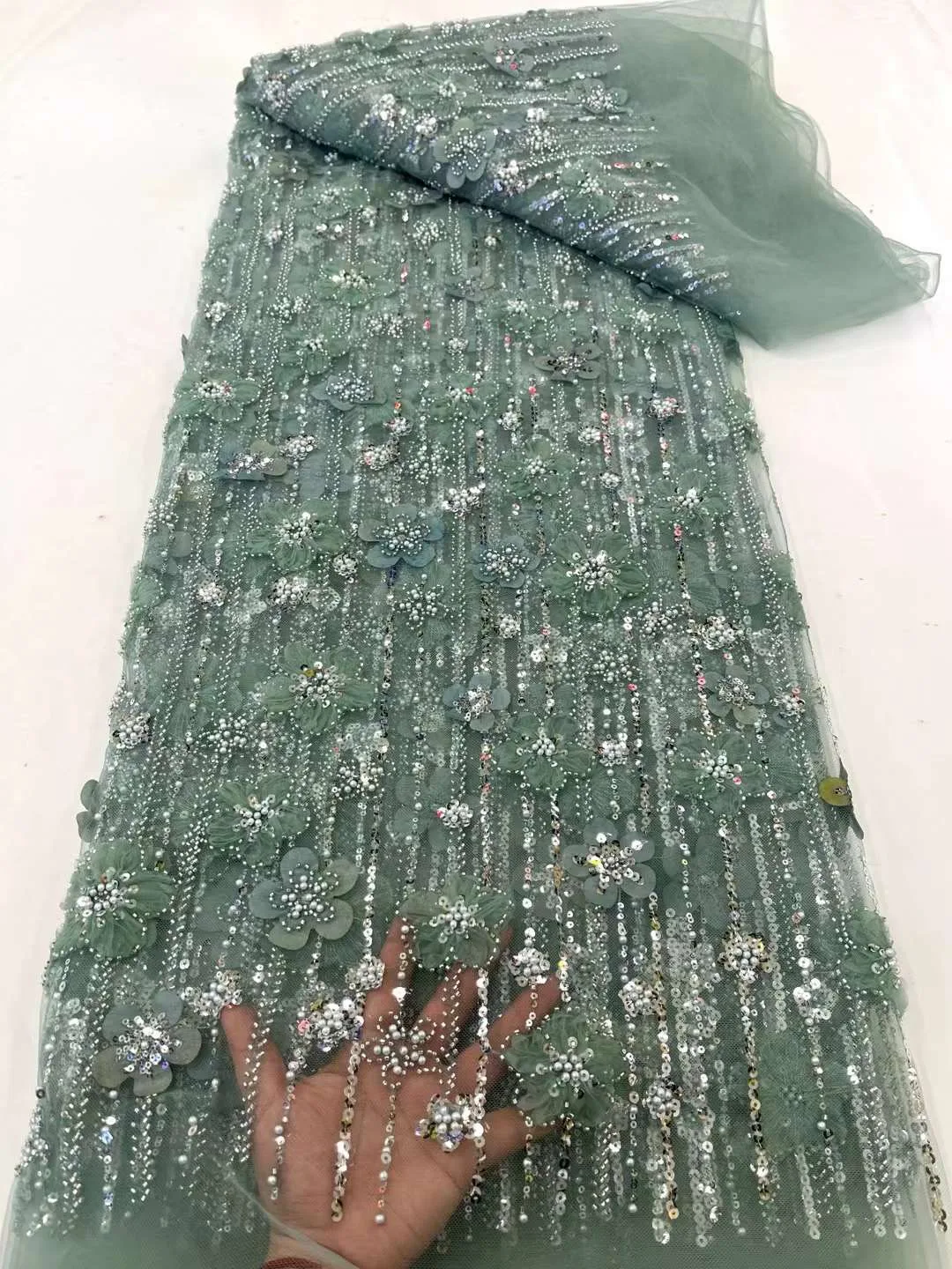 

Sequins Lace Fabric New Arrival 2024 Nigerian Lace Beaded Lace Fabric Luxury High Quality Elegant Woman Party Dresses 5yaA142-1
