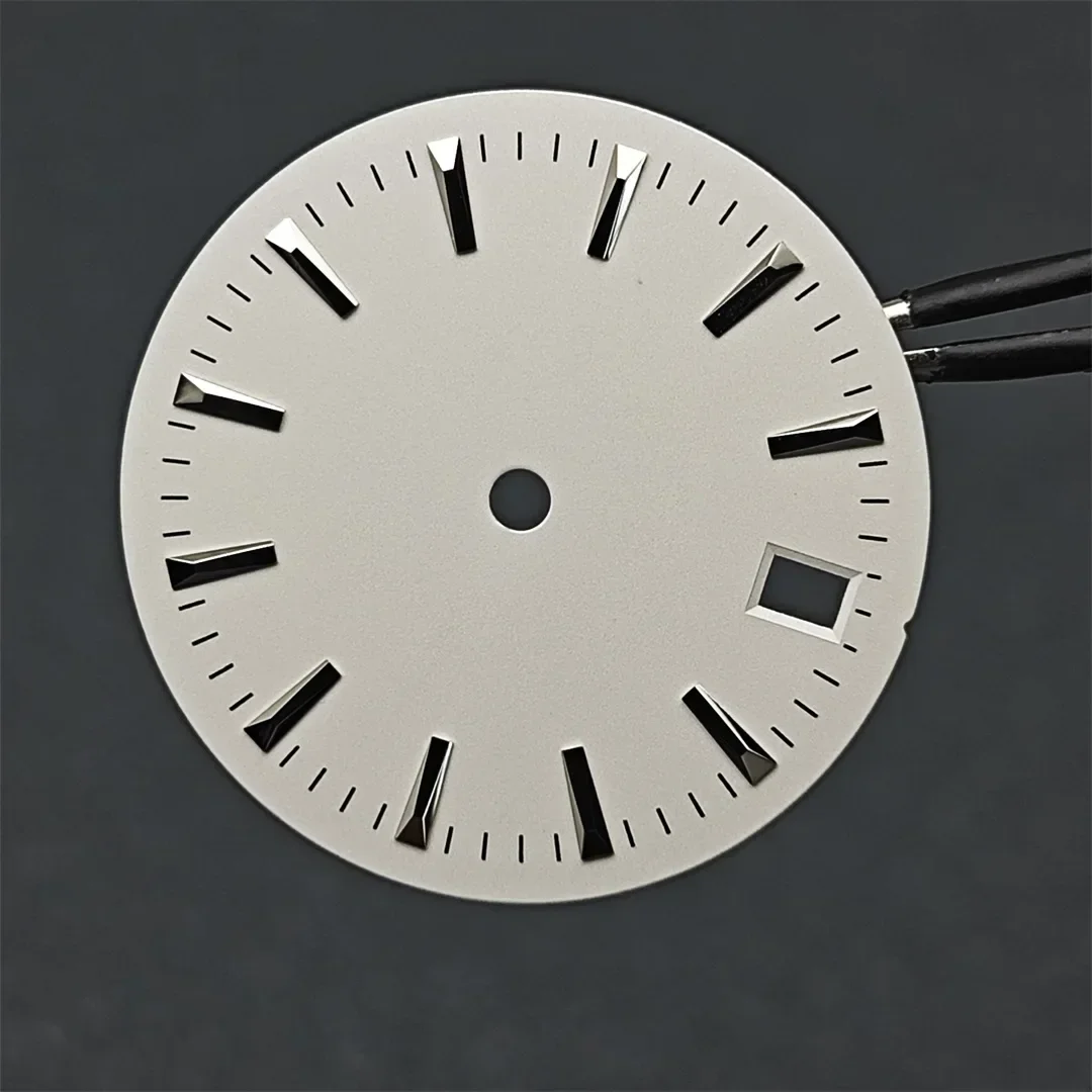 Watch Dial Stripes Sunburst Surface Single Date Watch Face Replacement Parts NH35/364R/7S Movement