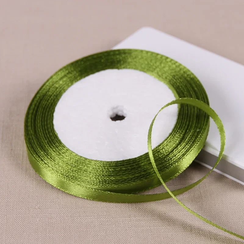Versatile Green Grosgrain Ribbon for Crafts and Gift Wrapping