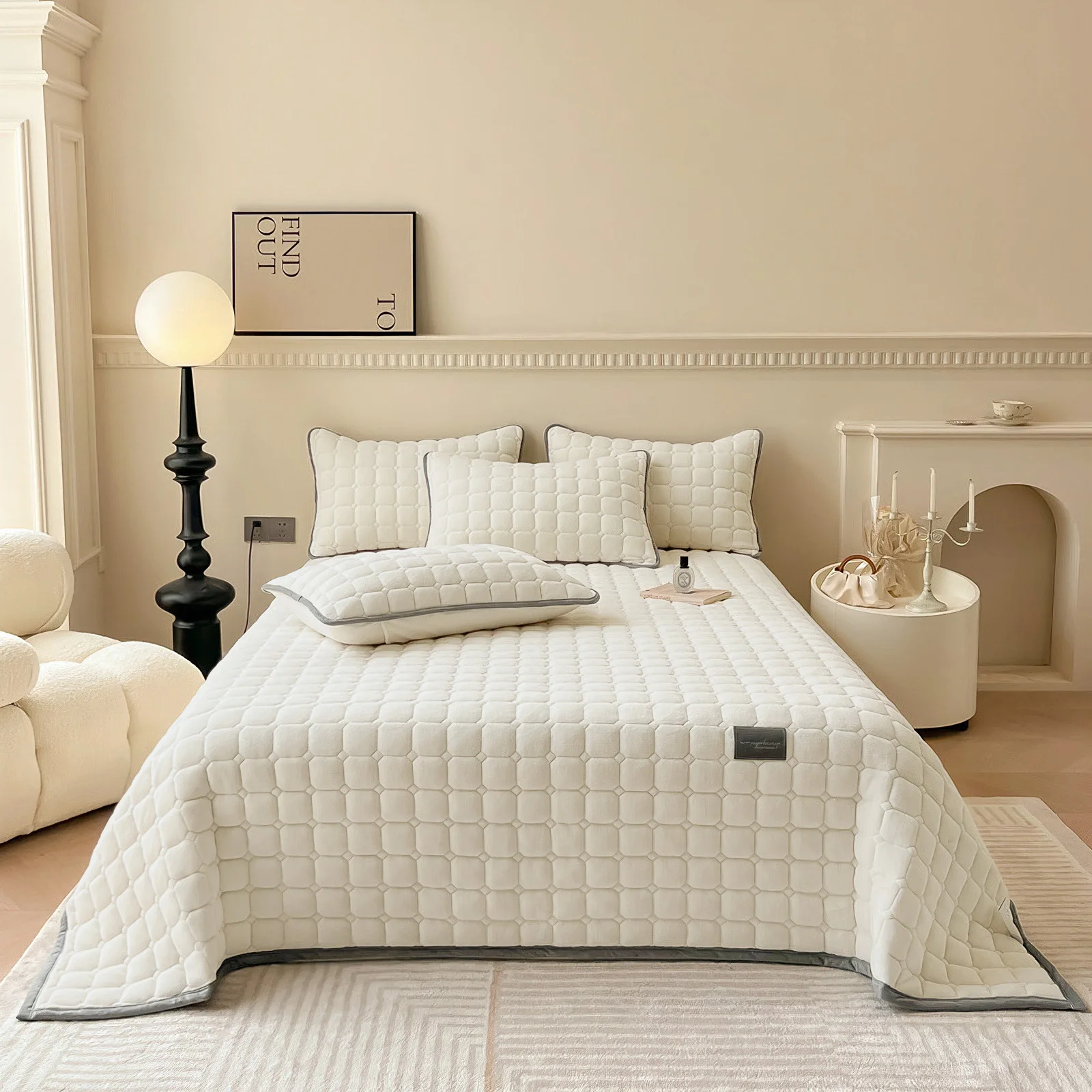 Lightweight Velvet Quilted Bedding Set 2