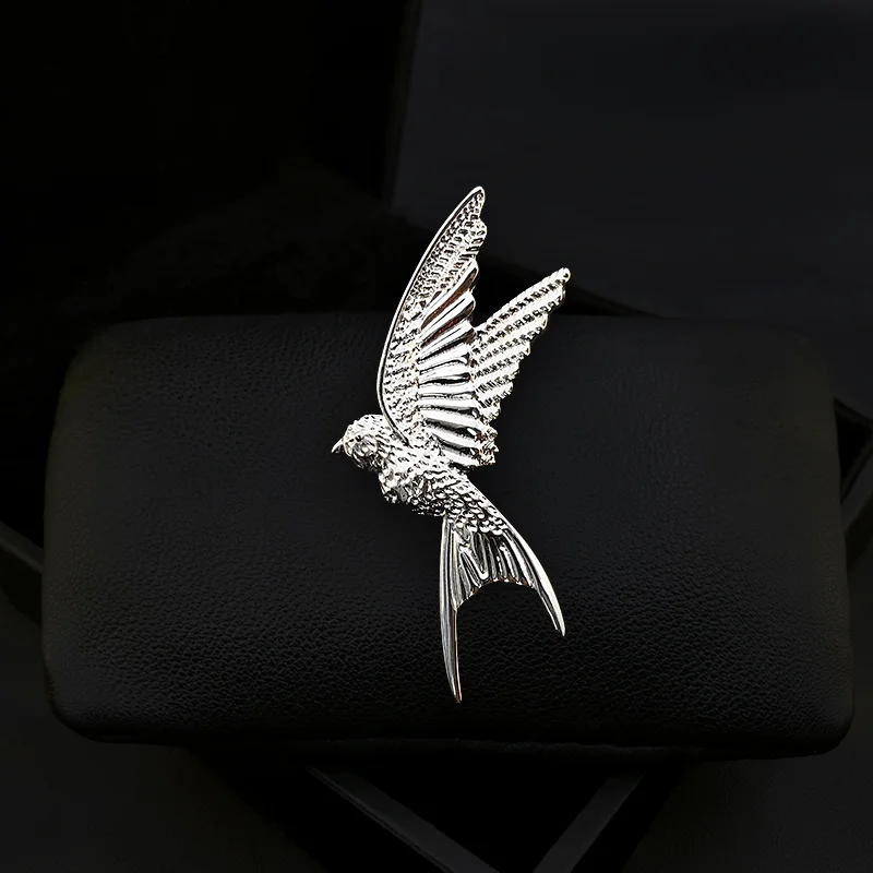 High-End Simple Bird Brooch Men's Suit Exquisite Swallow Pin Luxury Animal Neckline Buckle Coat Accessories Jewelry Badge Gifts