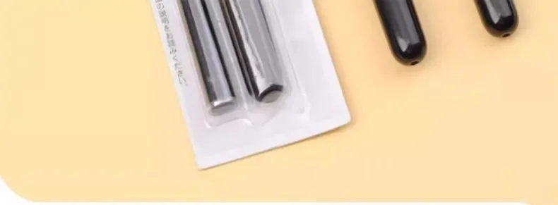Japan Pentel Arts Pocket Scientific Pinselstift, nachfüllbare Kalligraphie-Pinsel, inklusive 2 Nachfüllungen mit schwarzer Tinte, GFKP3-Malzubehör – Detail 2