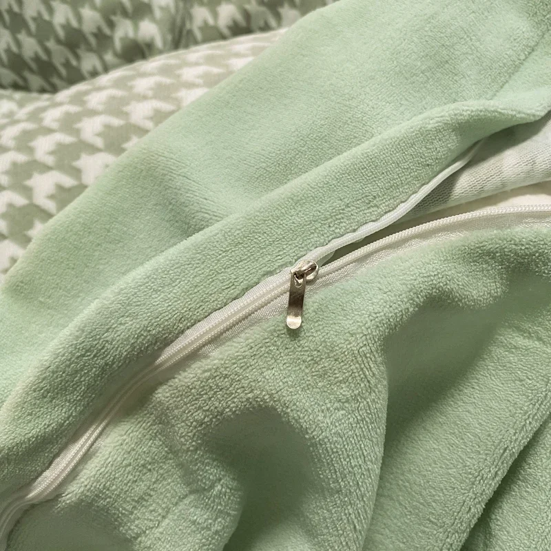 1pc Thicken Winter Duvet Cover Warm Milk Velvet Comforter Cover Double Side Velvet Bed 3D Carve Flower Comforter Set Bedding Set S00aa0844059244aa9e901e497b01fe3eo