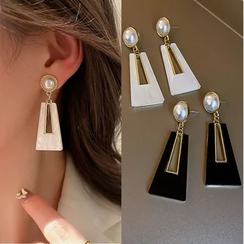 New Acrylic Trapezoidal Geometric Drop Earrings For Women Korean Fashion Luxury Pearl Earrings 2025 Trendy Party Wedding Jewelry