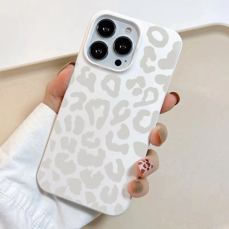 Chic Gray-White Leopard Print Phone Case Cover