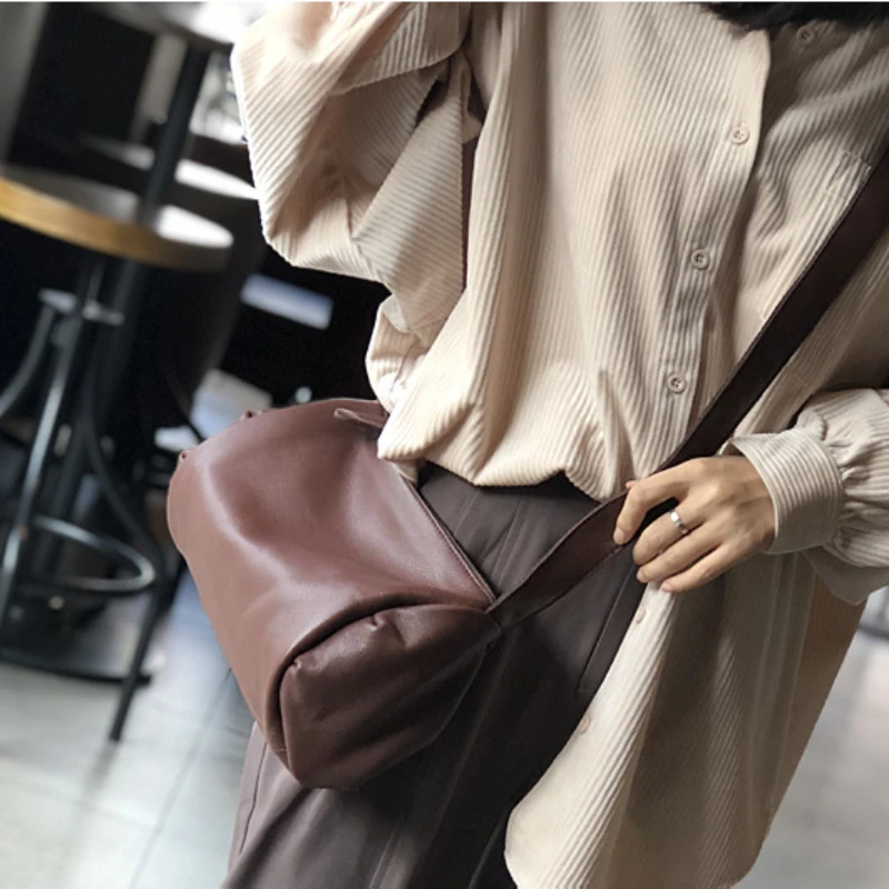 Genuine Cow Leather Women's Shoulder Bag 2023 New Leisure Cylinder Soft Leather Retro Shoulder Bag Street Trend Lady Cowhide Bag