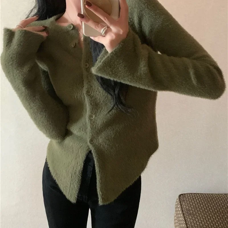 

2023 Early Autumn New Soft Sweater Cardigan Women Gentle Soft Glutinous O-Neck Design Knitted Cardigan for Women