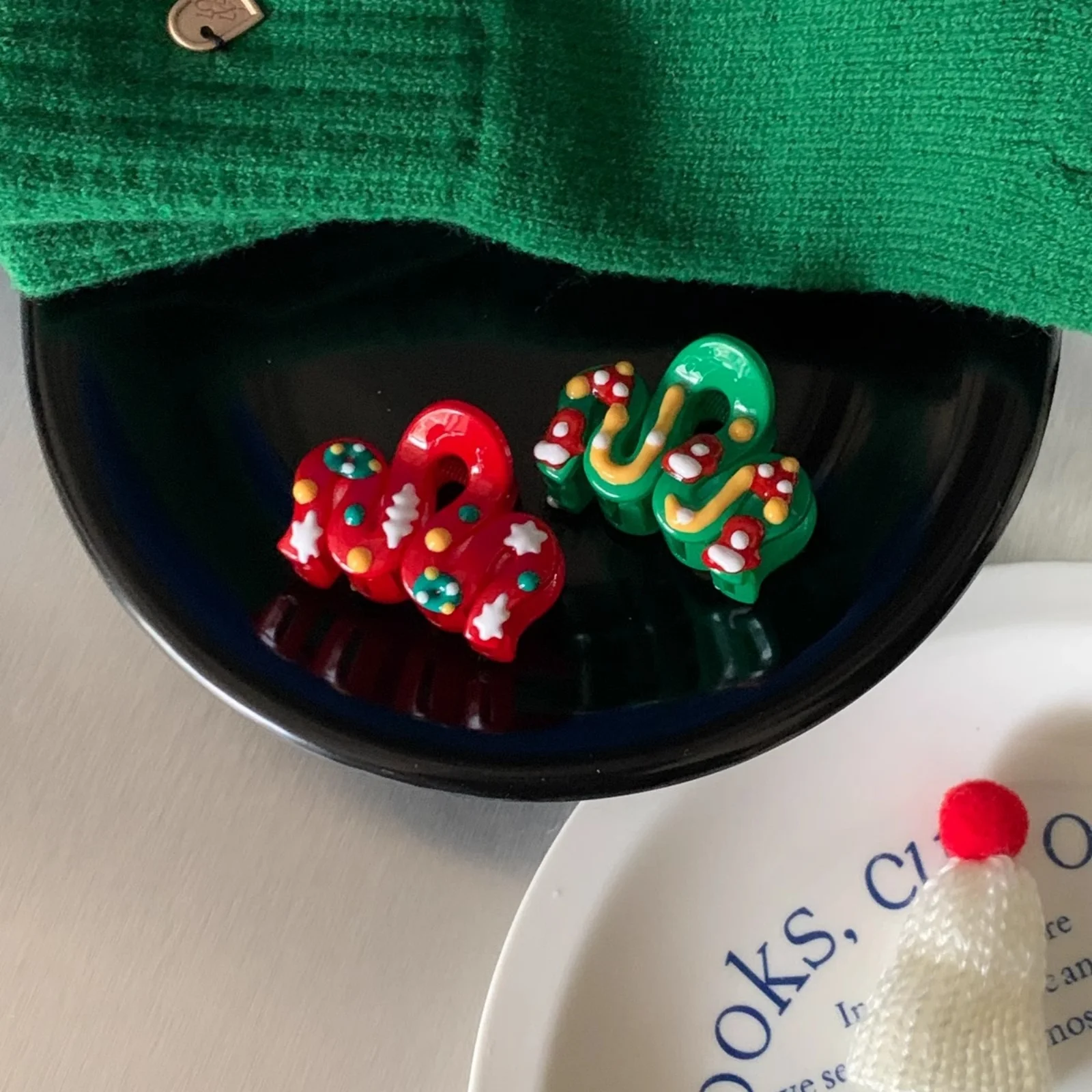 1/4pcs Christmas - Themed Hair Claw Clip Set: Festive Elegance for Your Locks!  Festive & Stylish!