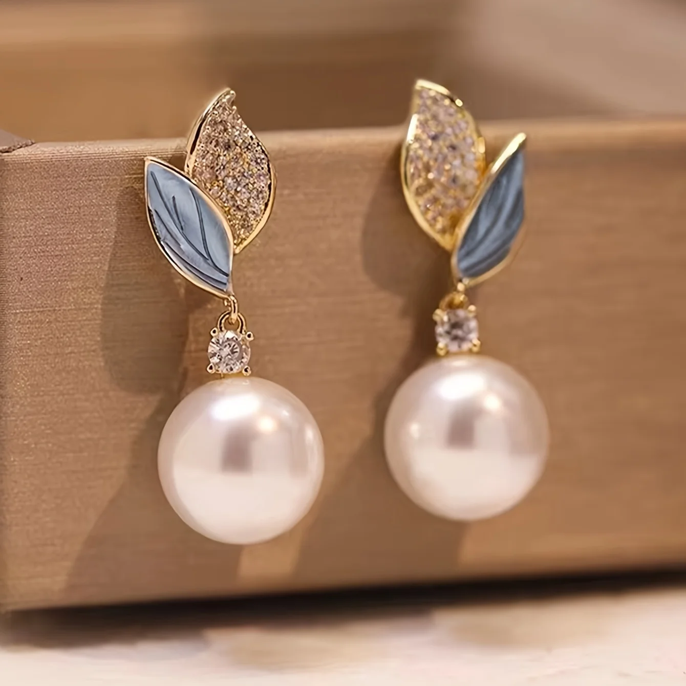 1 Pair of High-End Vacation-Style Daily Leaf-Shaped Imitation Pearl Women's Drop Earrings