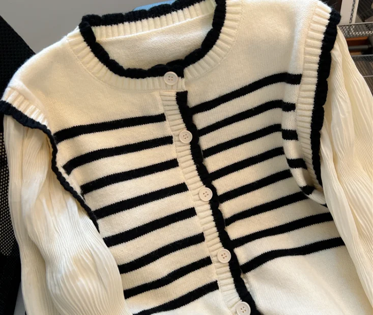 

Fake two-piece knitted sweater striped cardigan knitted sweater women's autumn and winter design niche jacket 0121