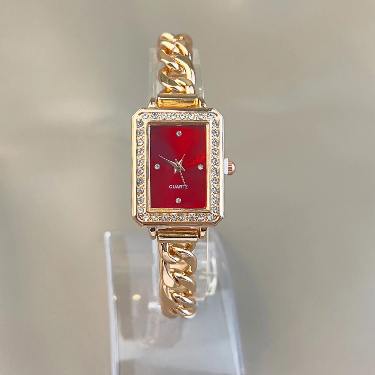 ساعة نسائية مربعة الحفر بمينا كوارتز بحزام فولاذي