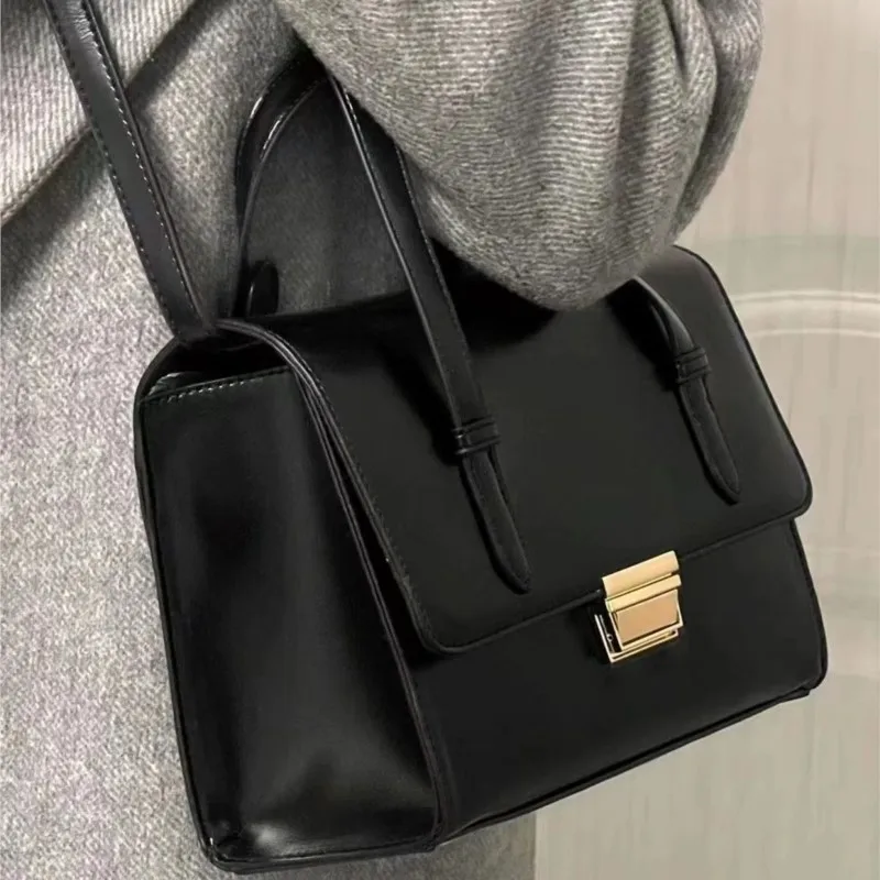 Japanese Style Retro Black Handbag Women Leather Large Capacity Business Trip Sle Briefcase Ladies Campus Literary Shoulder Bags