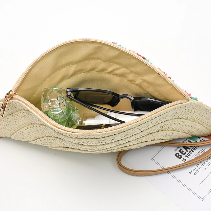 Fashion Women Tassel Purse and Handbag Casual Travel Envelope Bag Rattan Straw Wrist Bags Women Summer Beach Bag