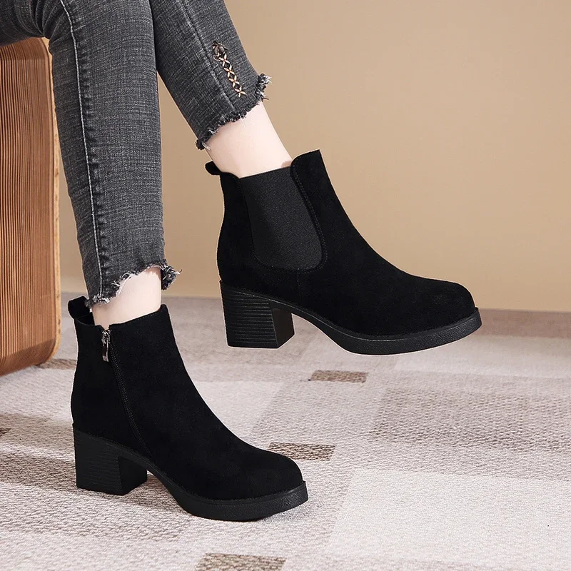Autumn and Winter 2022 New Round Head Short Boots Women Thick Heel Suede Side Zipper Fashion Medium Heel Women's Boots