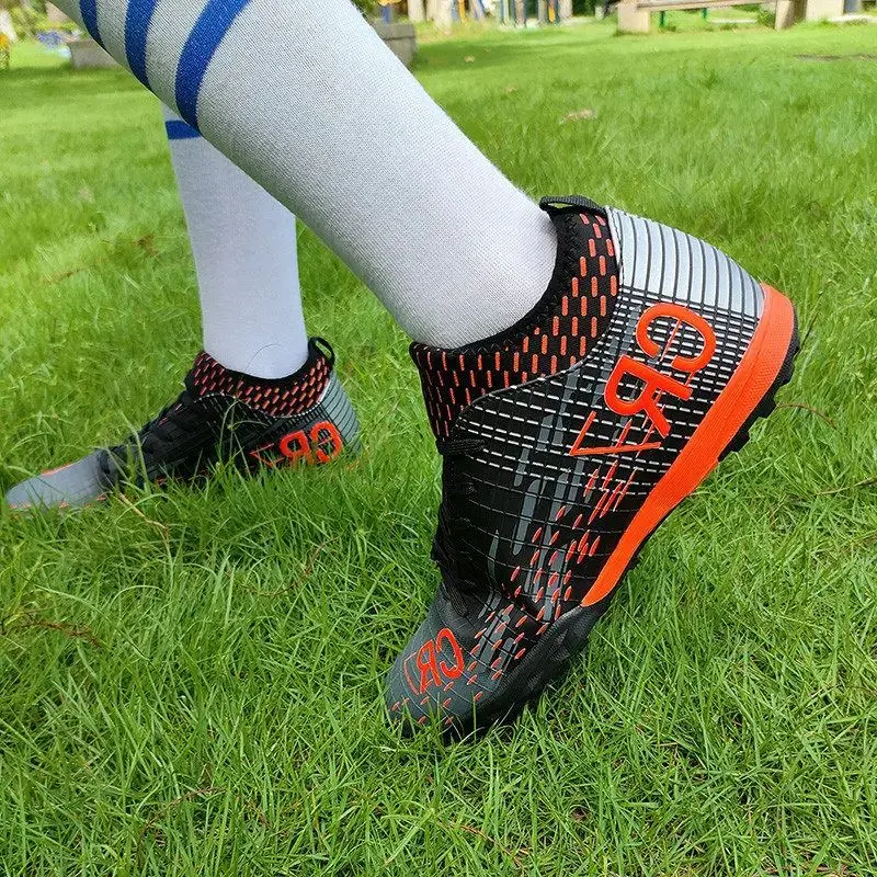 Рисунок 5 - Модная Зеленая Мужская футбольная обувь