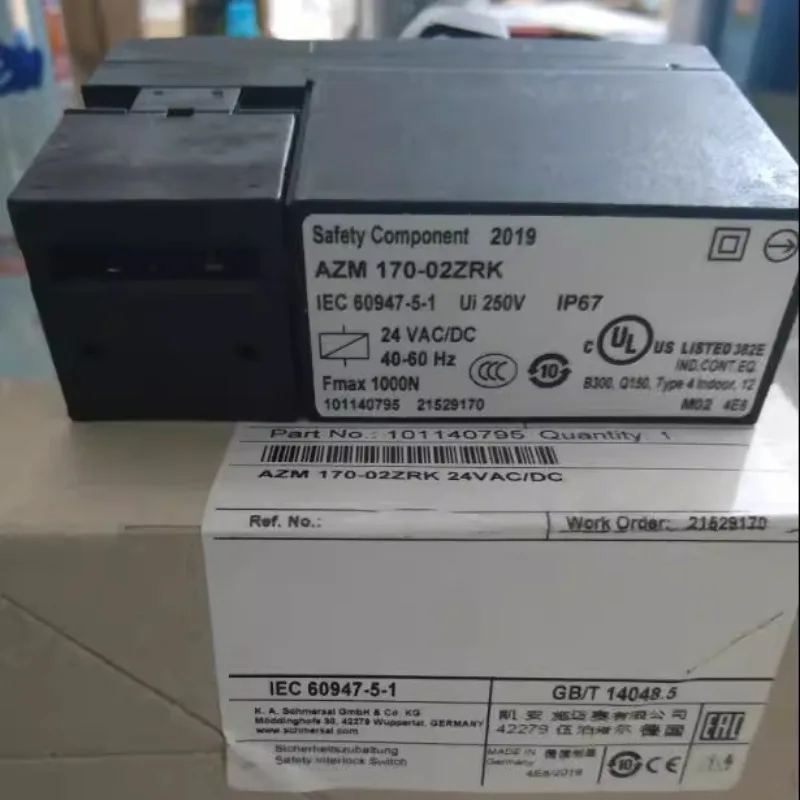 AZM 170-02ZRK 24VAC/DC Brand New Original Safety Switch Lock 1