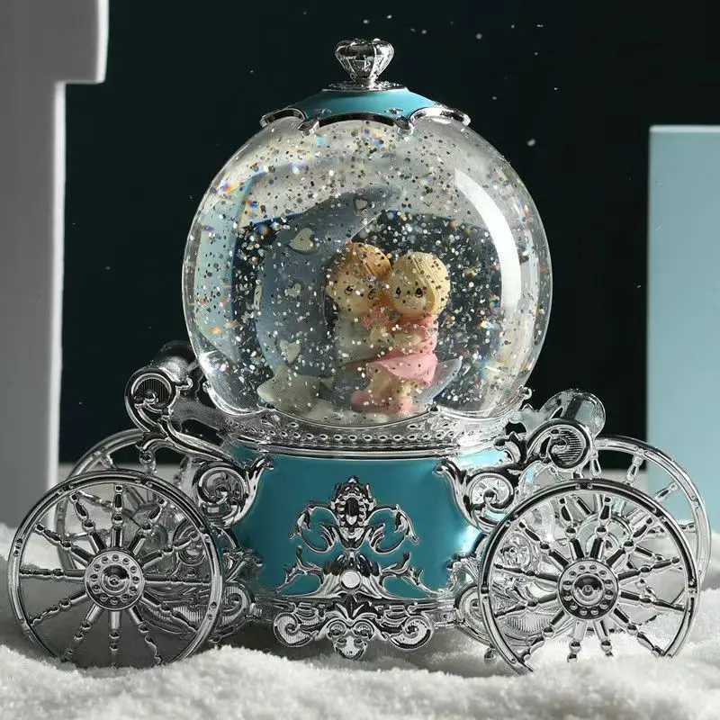 Christmas Snow Dream Couple Carriage Crystal Ball Music Box Music Box Girls Wedding Birthday Gift for Child Home Decor 3