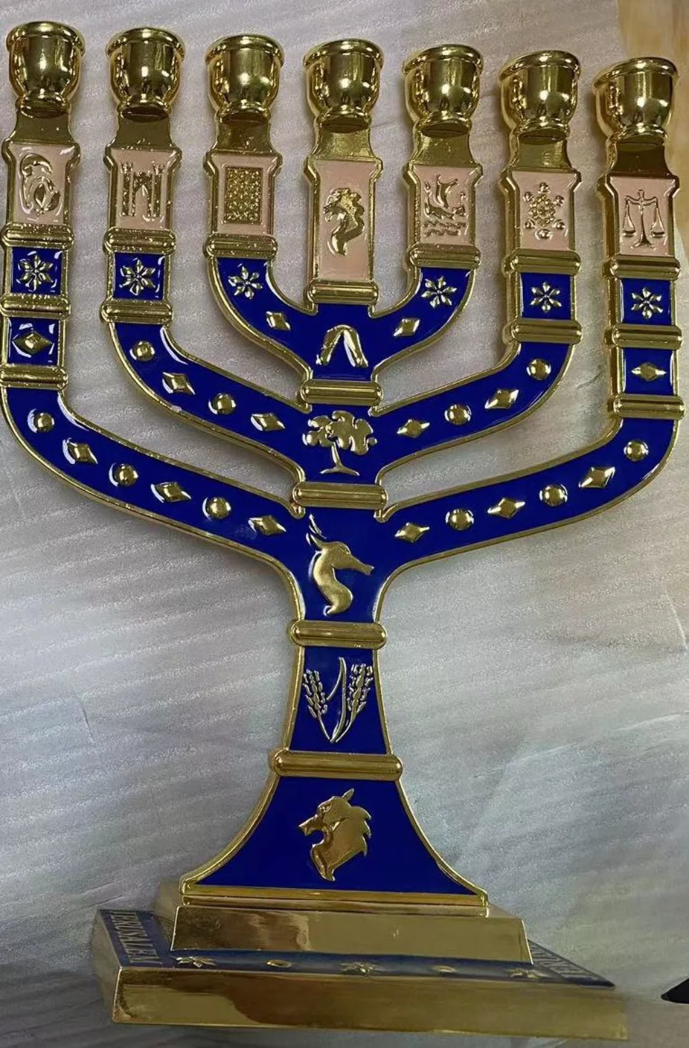 Menorah A 7 Bracci In Oro Con Base Esagonale - Decorata Con Le 12 Tribù Di Israele - Foto 13