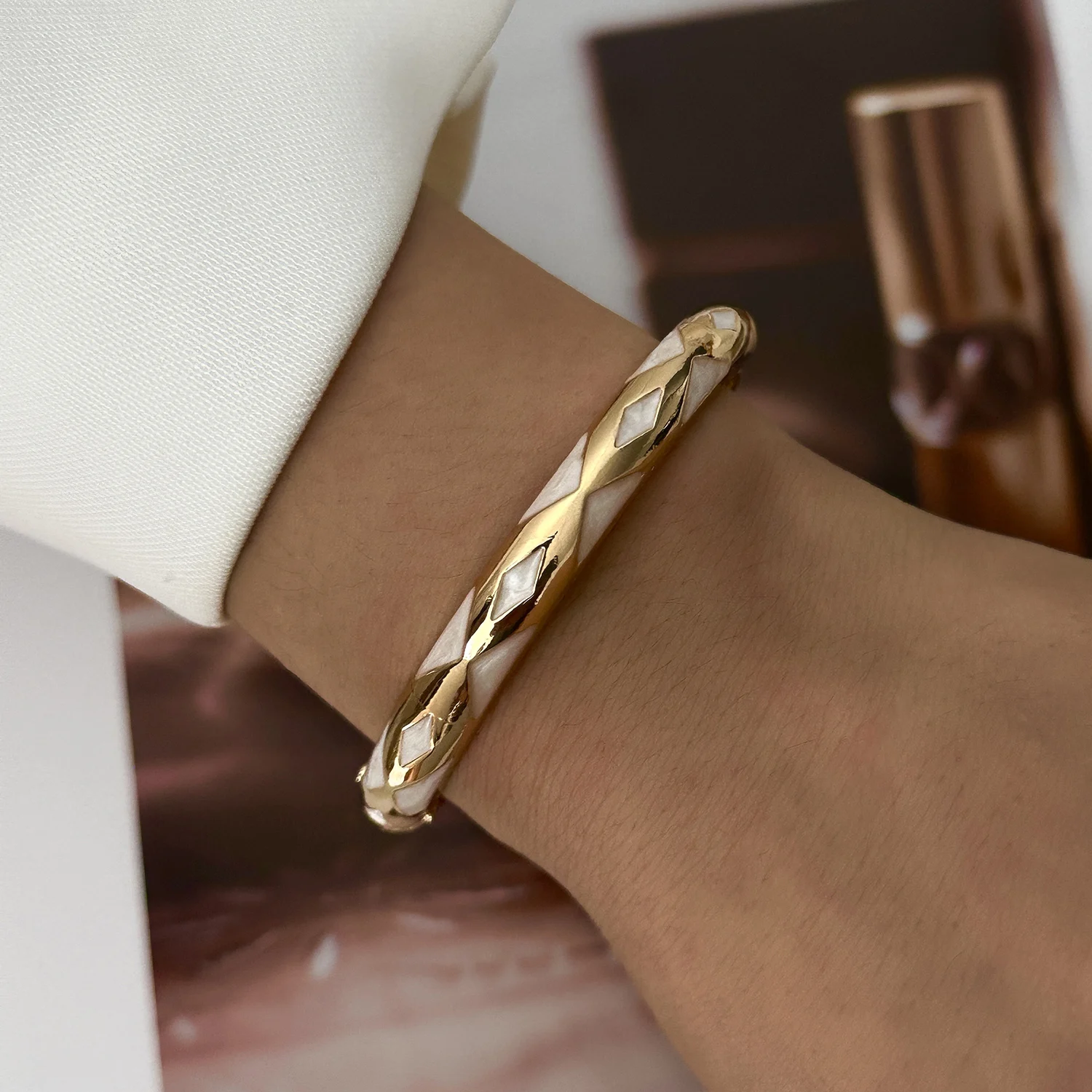 Elegant Vintage Rhinestone Flower Open Bangle Bracelet