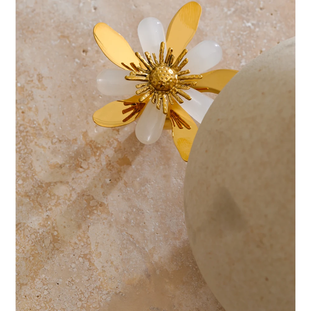 Yhpup Stainless Steel Resin Flower Ring