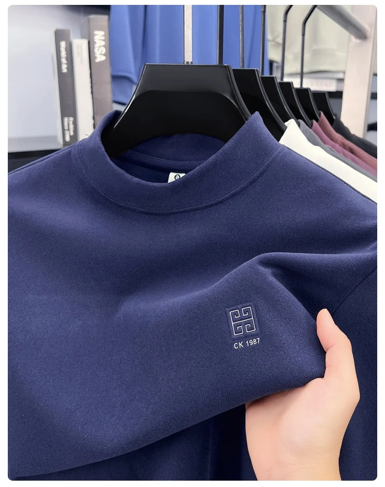 Modemarke geprägter Herren-Pullover mit halbhohem Halsausschnitt, Herbst, neuer lässiger Pullover, luxuriöser Samt-Komfort, warmes Langarm-T-Shirt – Detail 8