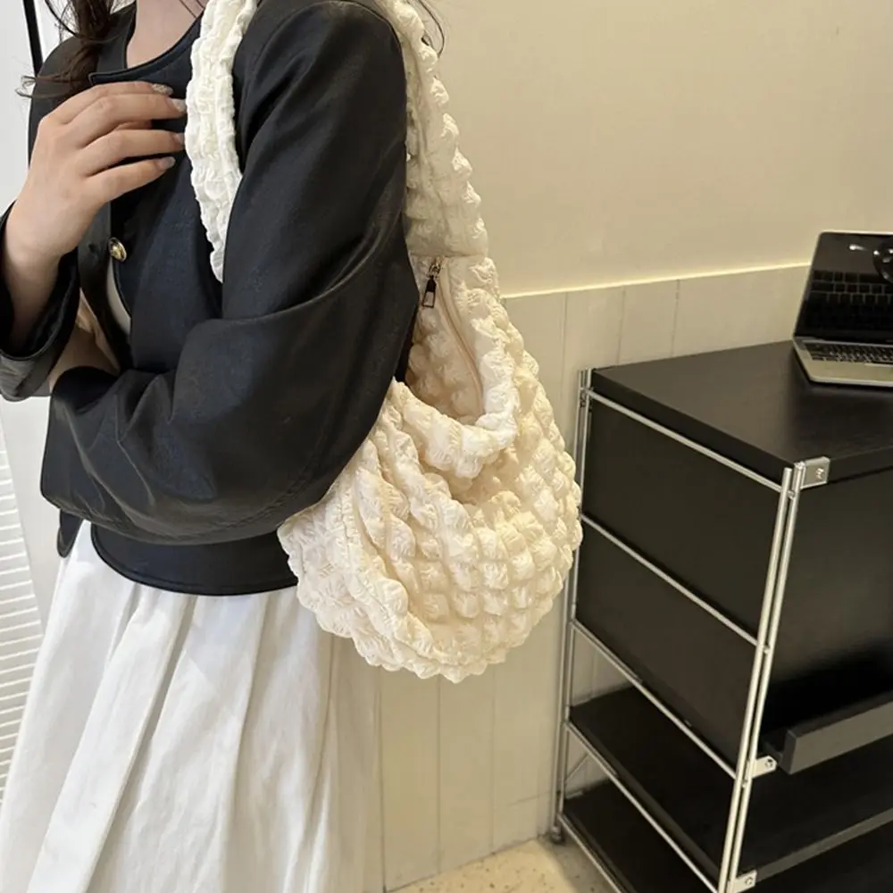 Bolsa de ombro acolchoada com padrão xadrez para mulher_voghion.com