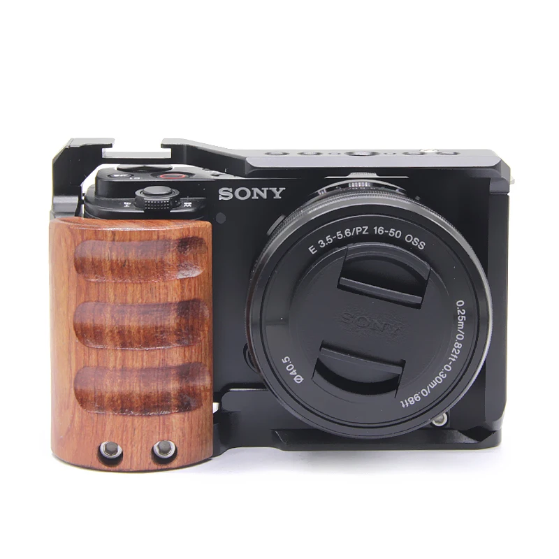 ZVE10 Camera Cage Per Sony ZV-E10 | Alluminio CNC Con Manico Laterale In Legno | Base Arca 38mm | Scarpa Fredda | Accesso Alla Batteria | 160 G