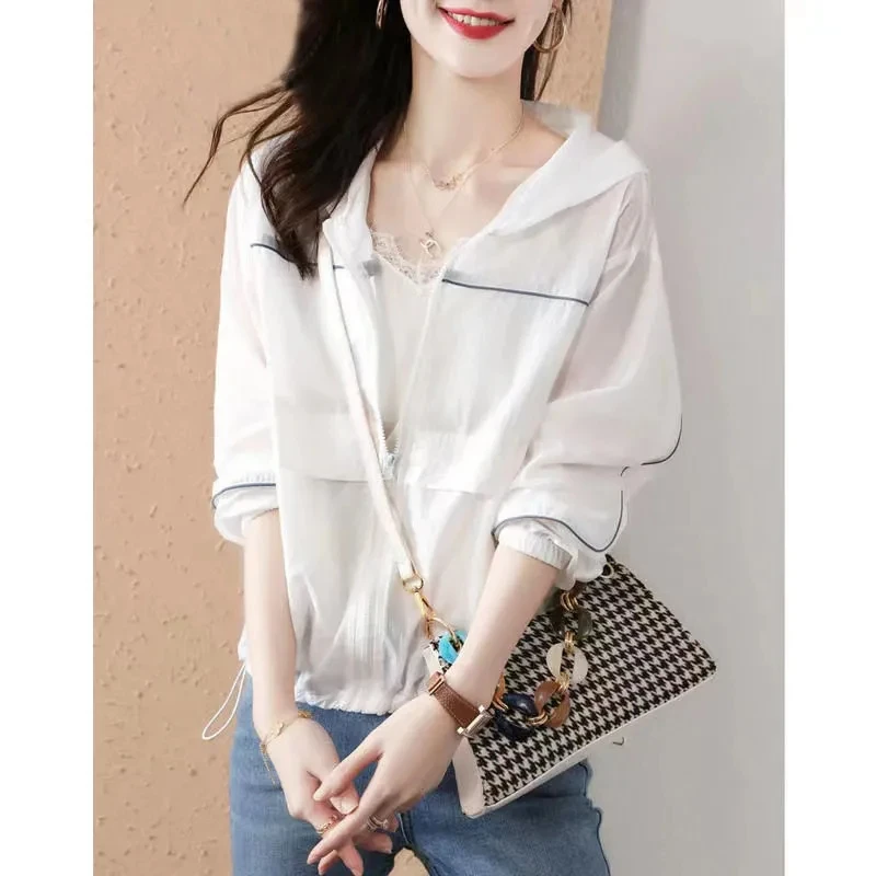 

White Jacket Women Summer Coat 2023 New Female Sunscreen Coat Korean Loose Simple White Versatile Hoodie Ladies 4XL