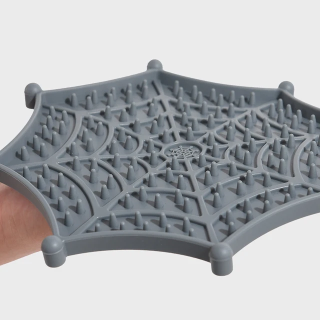 Pet Supplies Cat Licking Pad Silicone Dog Licking Plate Cute Pet slow licking mat dog cat bowl Spider shaped slow food lick mat 6