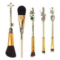 5Pcs/Set Anime Series Attack On Titan Makeup Brush Cosplay Tool Foundation Blush Blending Beauty Maquiagem Brush with Bag 1
